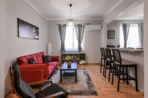 Brand New & Cosy Apartment with a Working Space